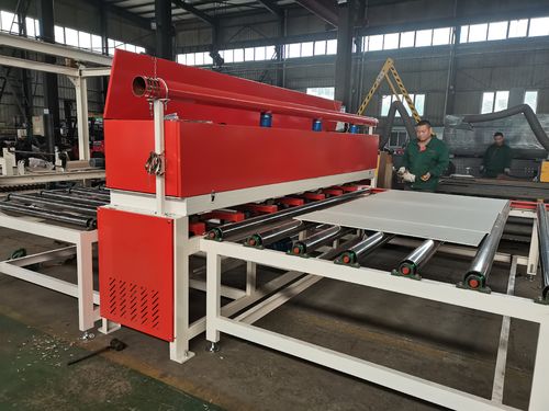 রাশিয়ান ক্লায়েন্টদের জন্য কাস্টমাইজড ৩-মিটার জিপসাম বোর্ড কাটিং মেশিন