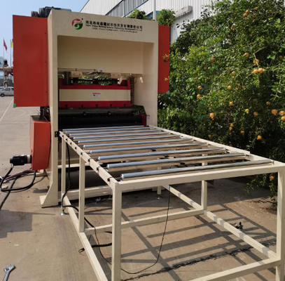 ভালো দাম প্লাস্টার বোর্ড জিপসাম বোর্ড সিমেন্ট বোর্ড হোলগুলি পাঞ্চিং লাইন গর্ত তৈরির মেশিন অনলাইন