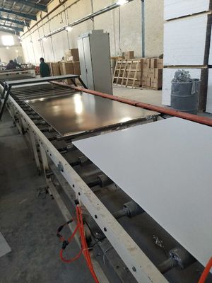 সম্পূর্ণ স্বয়ংক্রিয় ডাবল সাইড Plasterboard পিভিসি সিলিং এক্সট্রুশন মেশিন