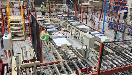 ভালো দাম সম্পূর্ণ স্বয়ংক্রিয় ল্যামিনেশন মেশিন, ১৫ মিটার/মিনিট ল্যামিনেটিং গতি এবং জিপসাম ফলস সিলিং কাটিংয়ের জন্য স্বয়ংক্রিয় বোর্ড ফিডিং সহ অনলাইন